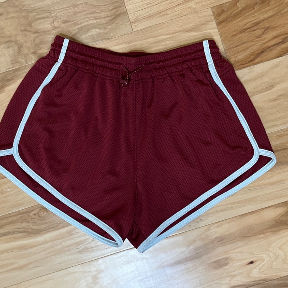 Outdoor Voices OV Mesh Burgundy Shorts Small